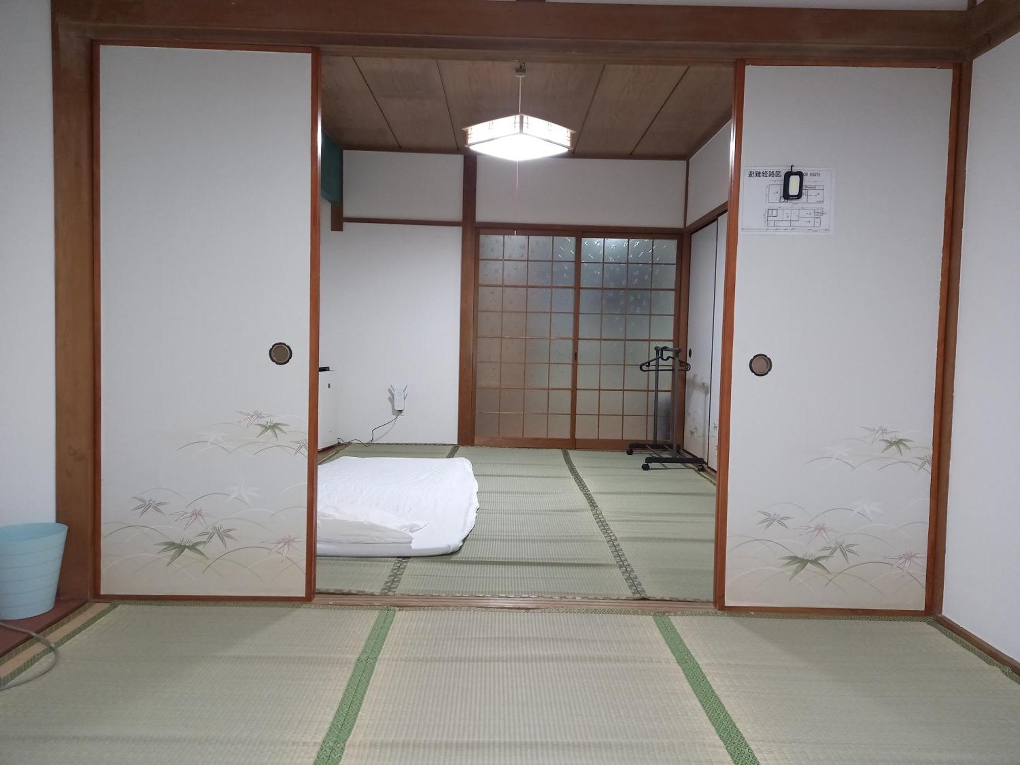 Lucky House Guest House Osaka Esterno foto